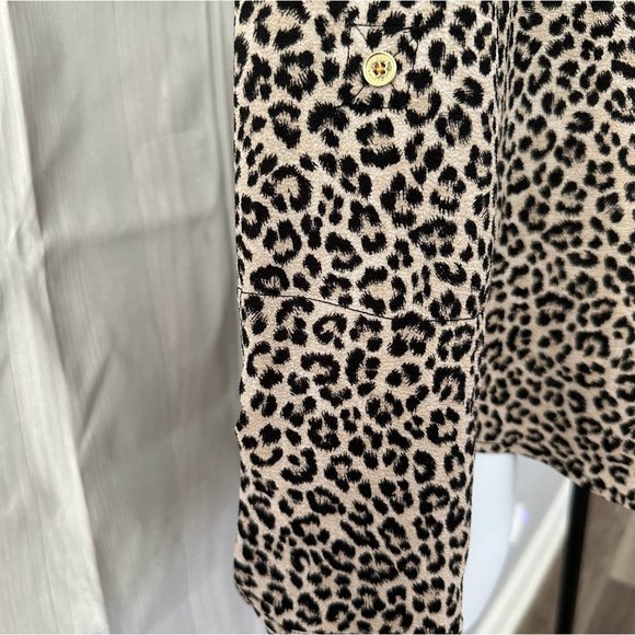 Michael Kors Womens Long Sleeve Blouse Front Pockets Zipper neck front Animal Pr - Picture 6 of 7